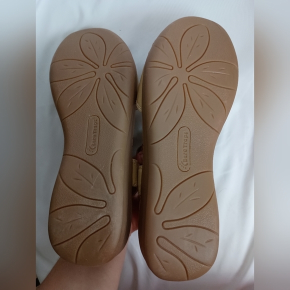 NEW BareTraps Cutout 10M Jordy Bronze Leather Wedge Slingback Strap Sandal (#4) - Picture 6 of 7